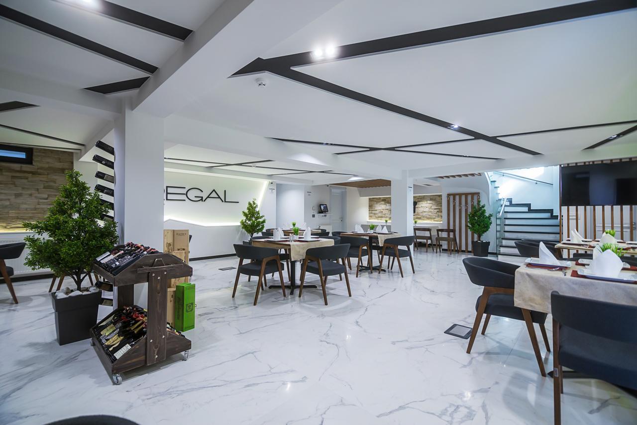 Hotel Regal คอร์เชอ ภายนอก รูปภาพ
