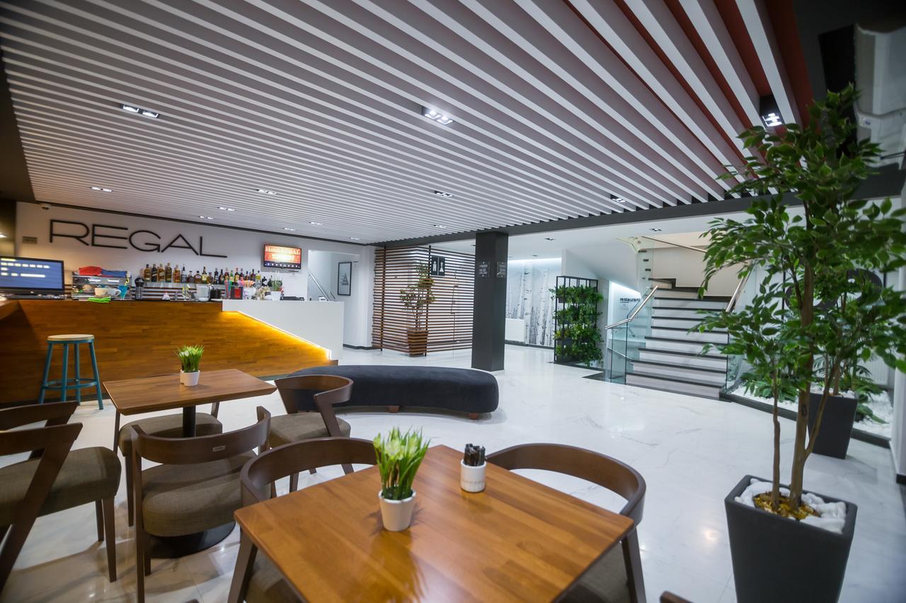 Hotel Regal คอร์เชอ ภายนอก รูปภาพ